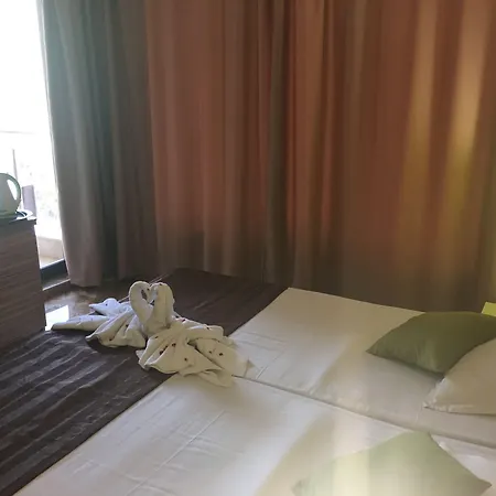 فندق Tia Maria 3*