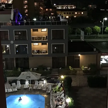 Tia Maria ساني بيتش