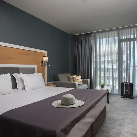 Tia Maria ساني بيتش